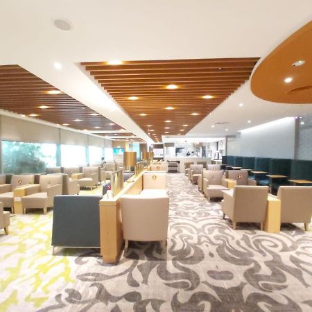 Ambassador Transit Lounge Terminal 3 Hotel Сингапур Екстериор снимка